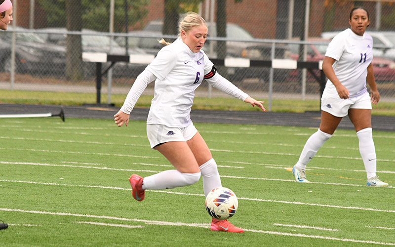 Beavers fall at MSJ in season finale